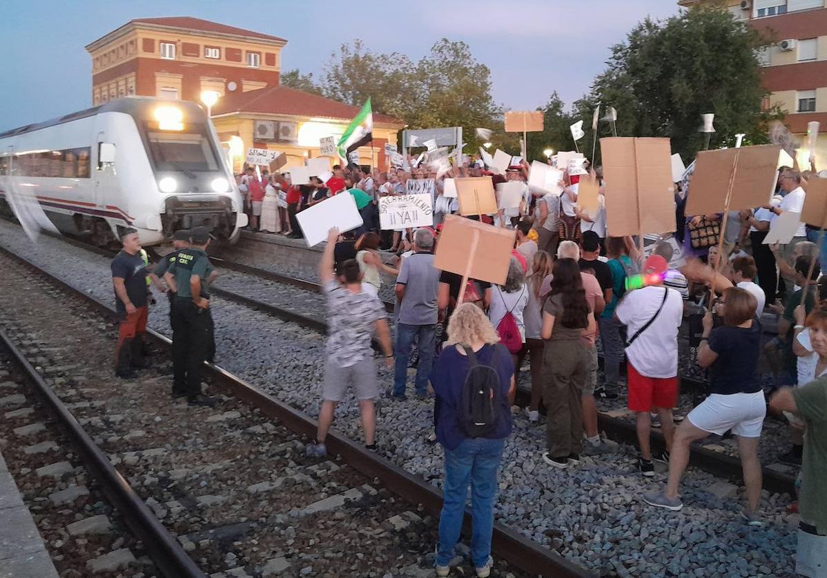 Llegan las primeras multas por ocupar la vía el pasado 14 de septiembre