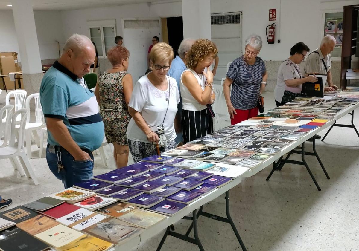 La entrega de libros finalizó en Valdecañas de Tajo