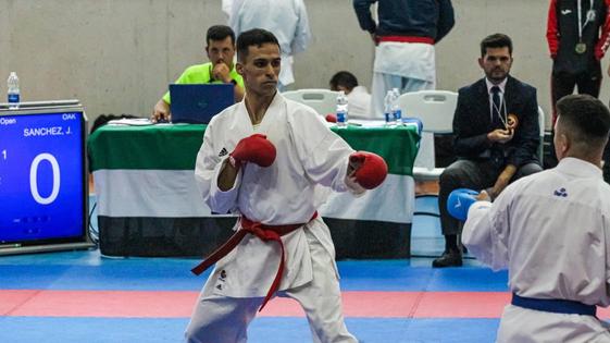 Jayro Muñoz, bronce en el Campeonato de Extremadura de Karate celebrado en Almaraz