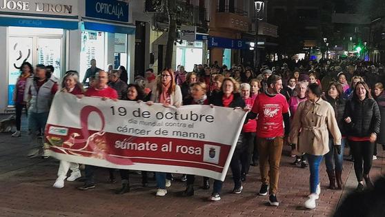 La calle se vuelve a teñir de rosa contra el cáncer de mama