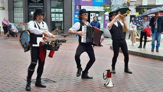 Varias escuelas de música sonarán el sábado por el peatonal en la última Calle Teatronal del año