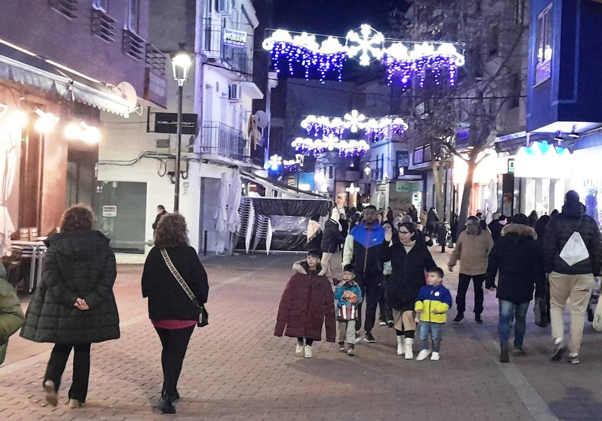 El encendido de la iluminación festiva abre la programación navideña