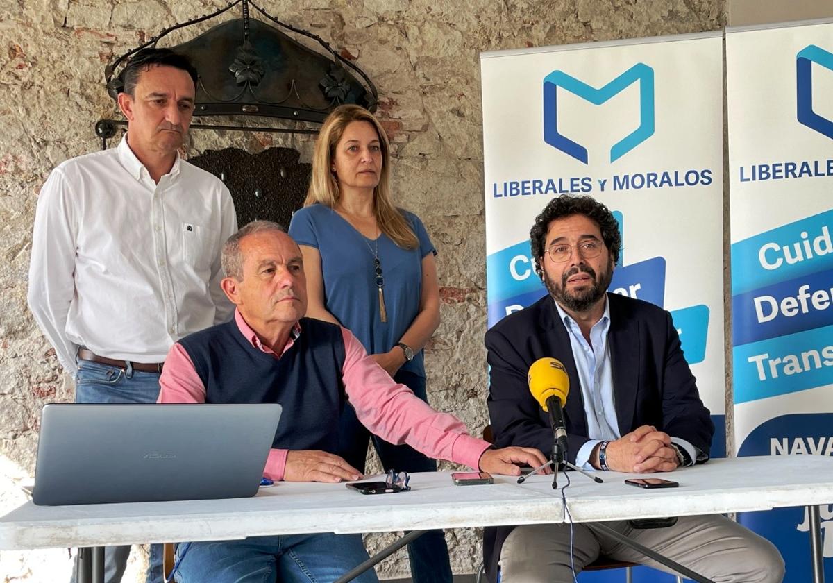 Jaime Vega y otros integrantes de Liberales y Moralos