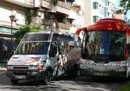 Autobuses a su paso por el paseo de la Estación