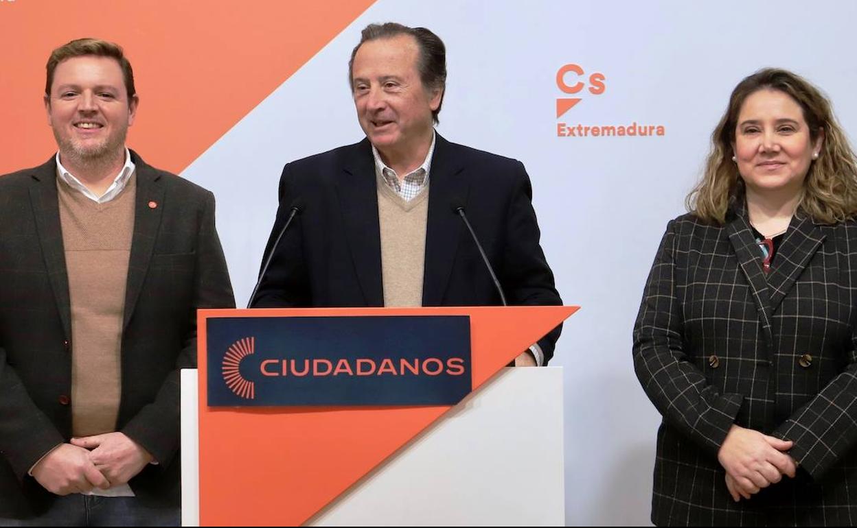 Juan Máximo Villar, Fernando Baselga y Patricia Meana 
