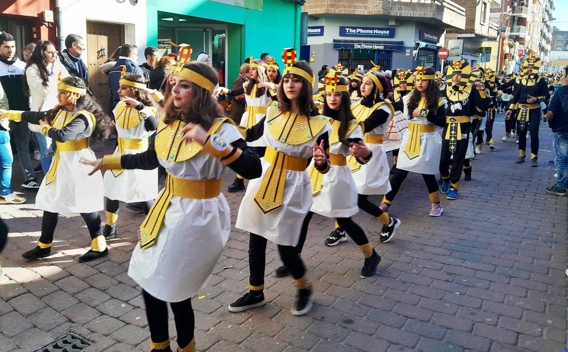 Fotos: Multitudinario desfile juvenil