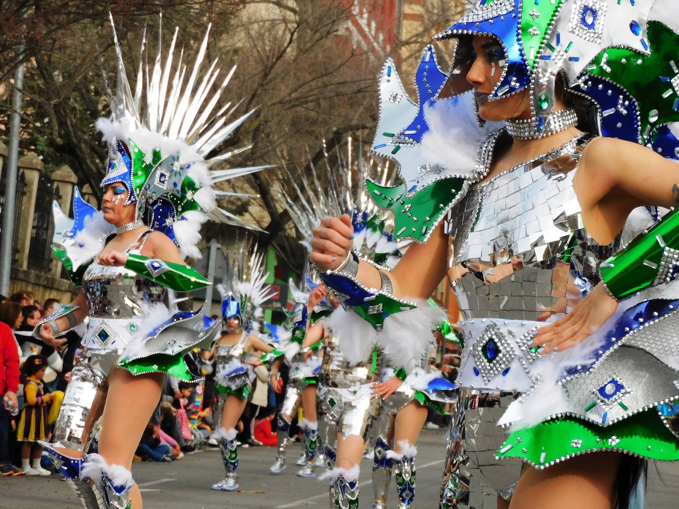 Fotos: Carrozas y comparsas