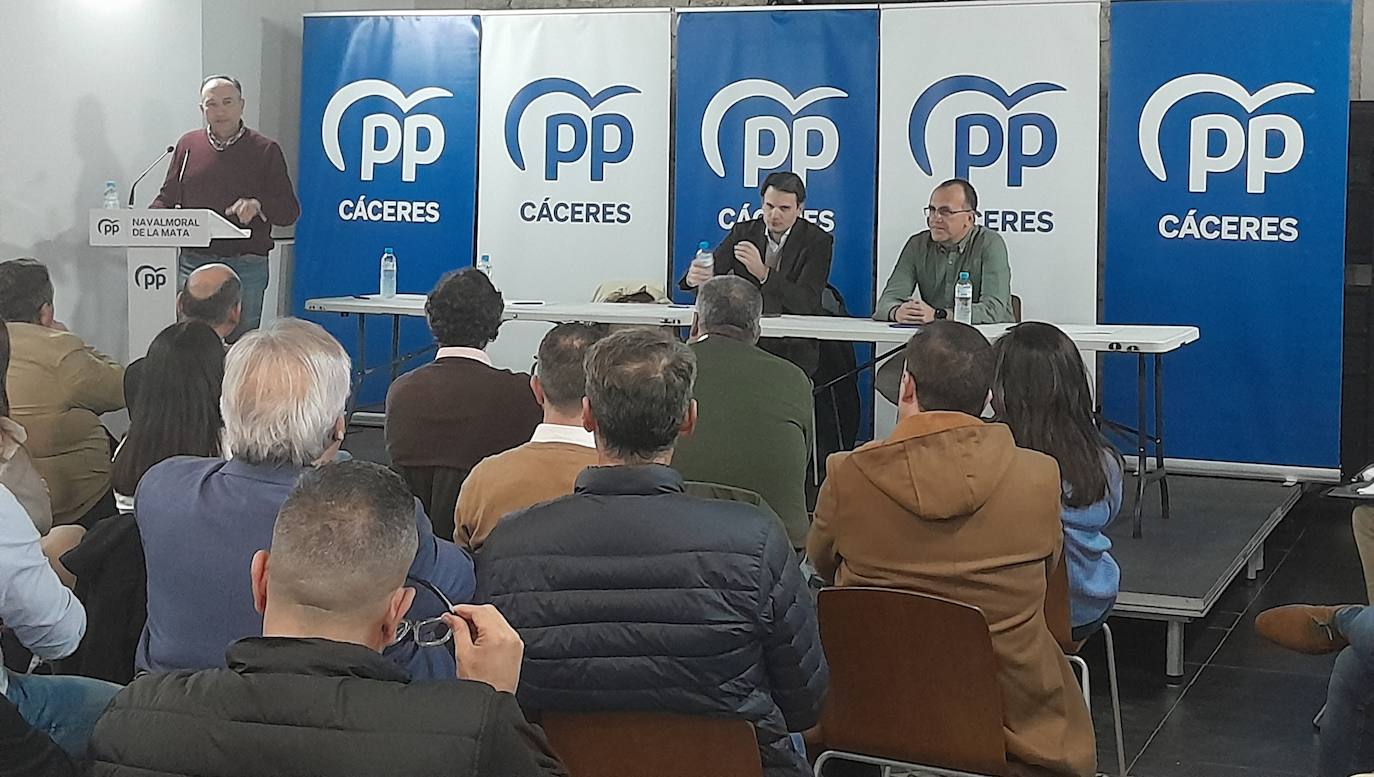 Laureano León, Abel Bautista y Enrique Hueso