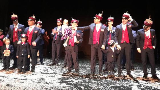 Semos Diferentes gana el primer concurso de murgas celebrado en el teatro