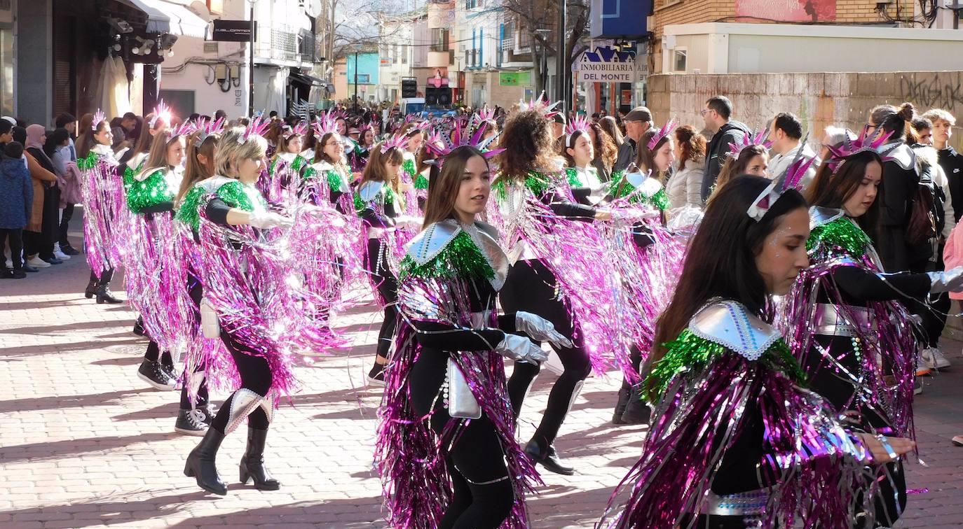 Los institutos cierran el multitudinario desfile estudiantil