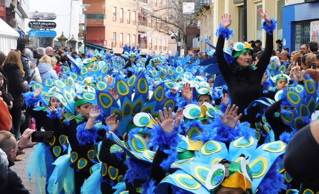 Los colegios abren el desfile juvenil aplazado el viernes de Carnaval