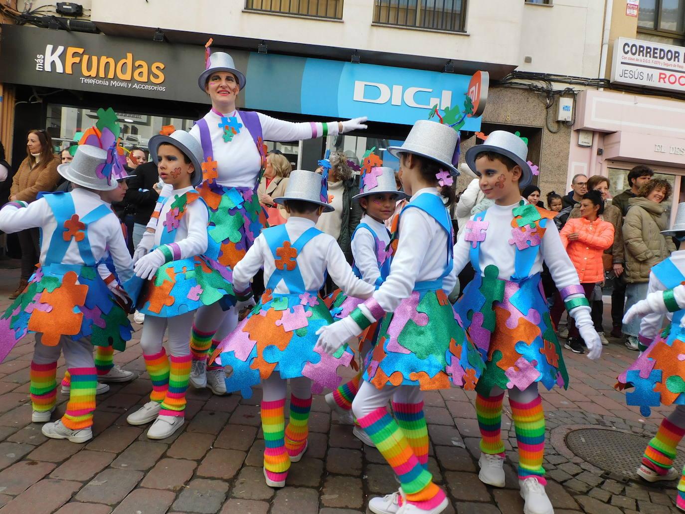 Los colegios abren el desfile juvenil aplazado el viernes de Carnaval