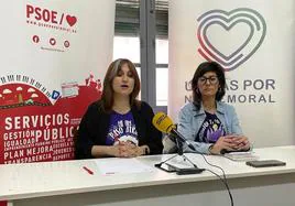 Raquel Medina y Cristina Cano en la sede local del PSOE