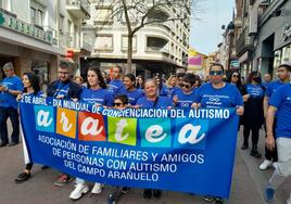 Marcha azul del año pasado por la zona peatonal