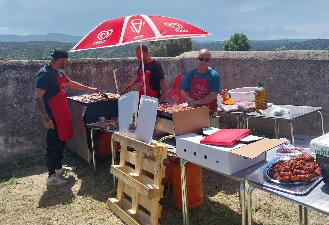 La XX Ruta a Peñaflor reúne a más de 200 senderistas
