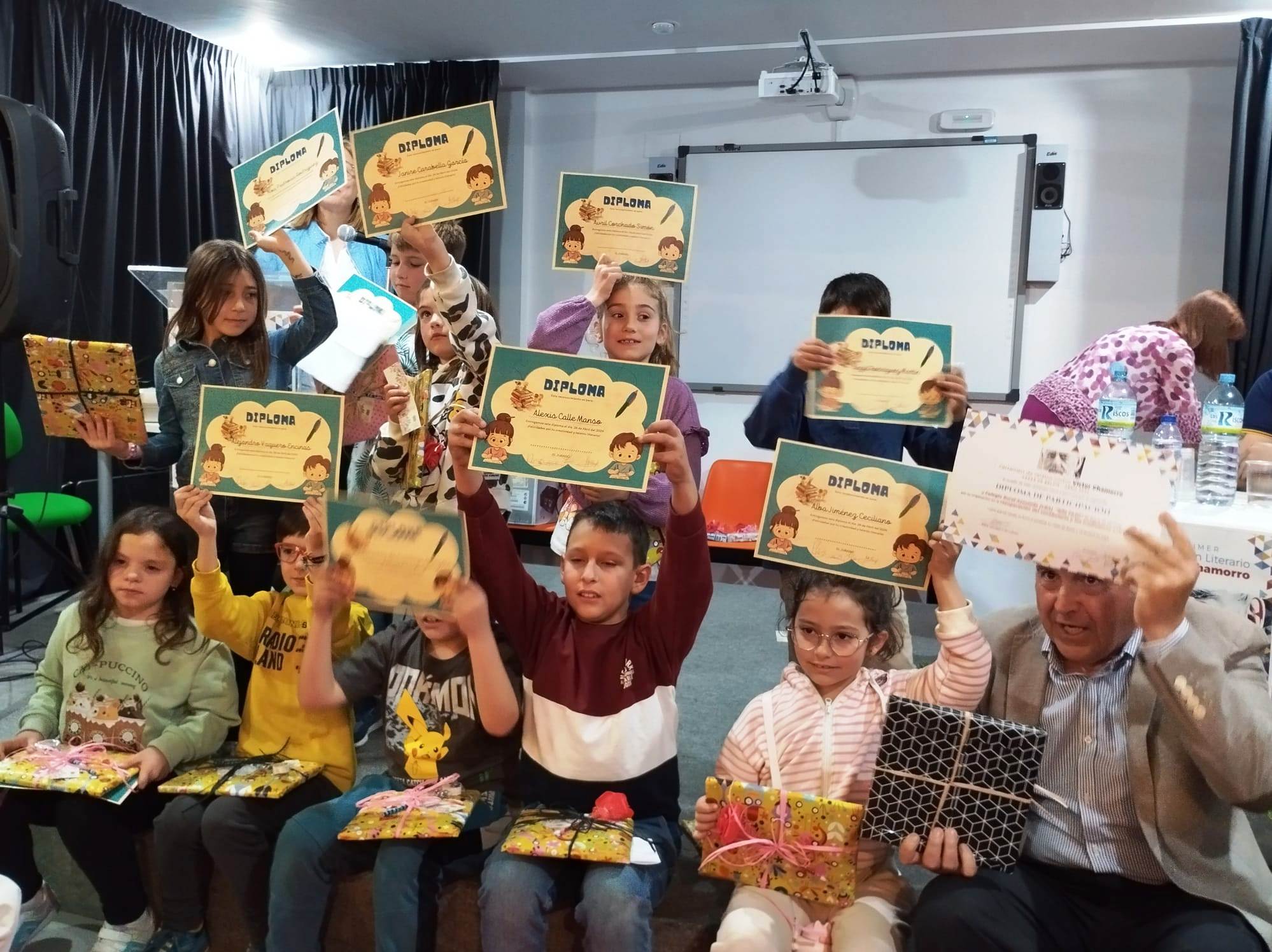 Diploma para los escolares de Belvís