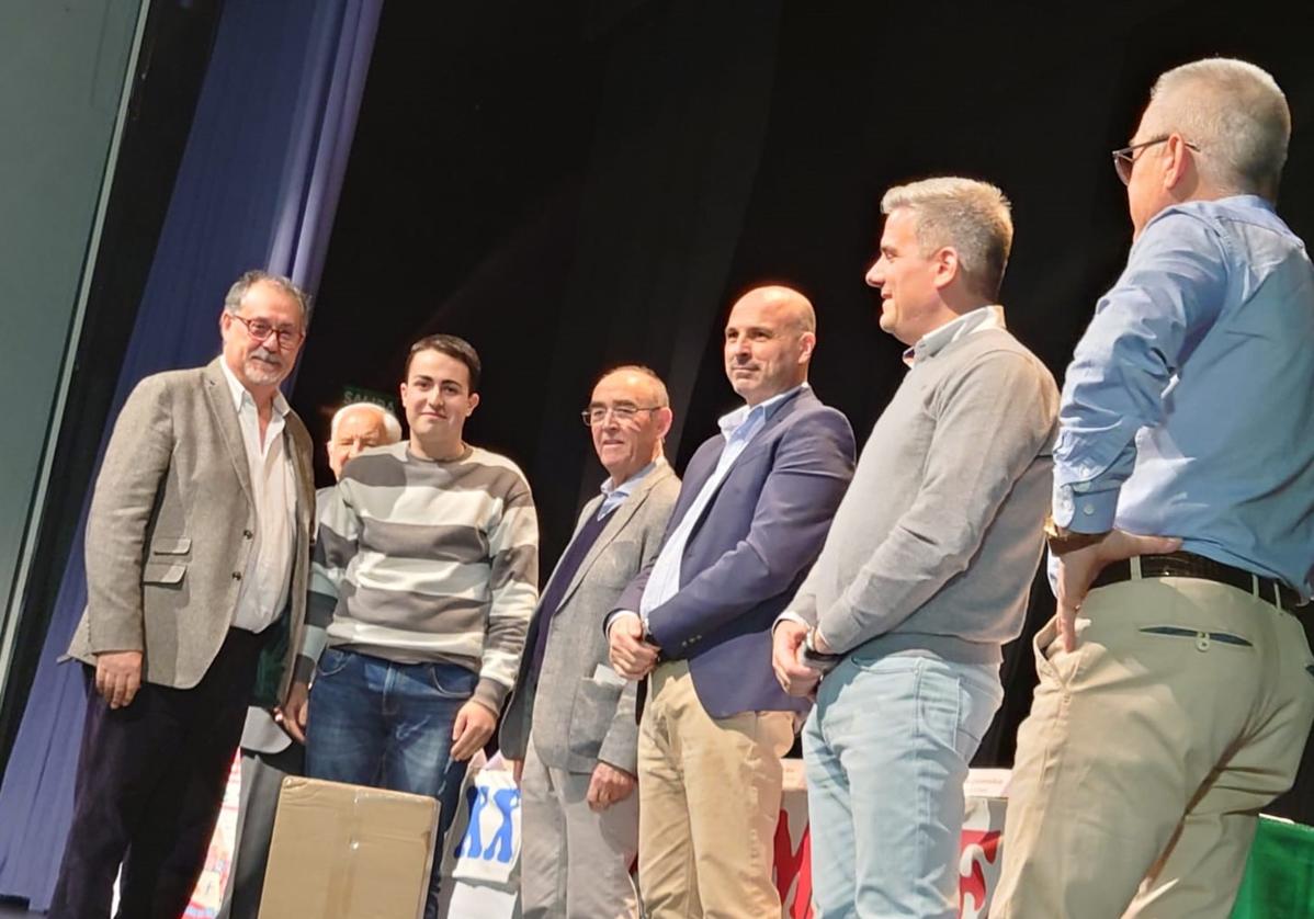 Hugo García, del Zurbarán, gana el concurso de dibujo de los donantes de sangre