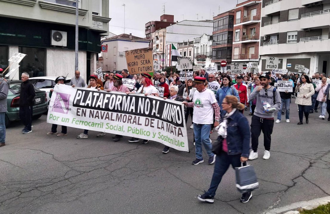 No al Muro no cede a pesar de lo avanzado de las obras