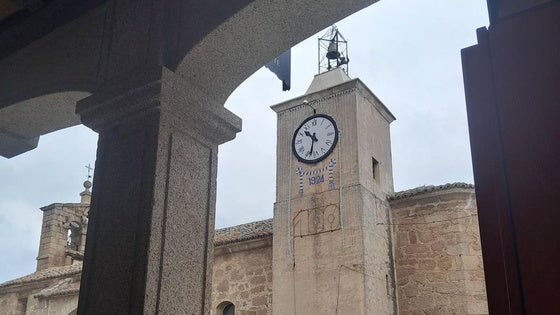 Bohonal de Ibor celebra el centenario de la torre del reloj