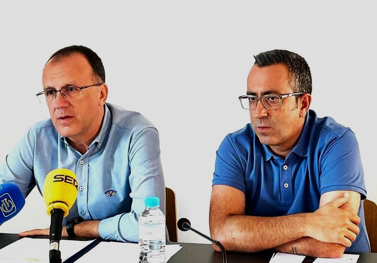 El alcalde condena el acto de vandalismo sufrido por el PSOE al arrancar del balcón de su sede la bandera LGTBI