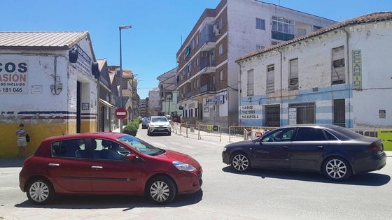 Las obras del tren dejan un tramo de la calle Pablo Luengo de un solo sentido