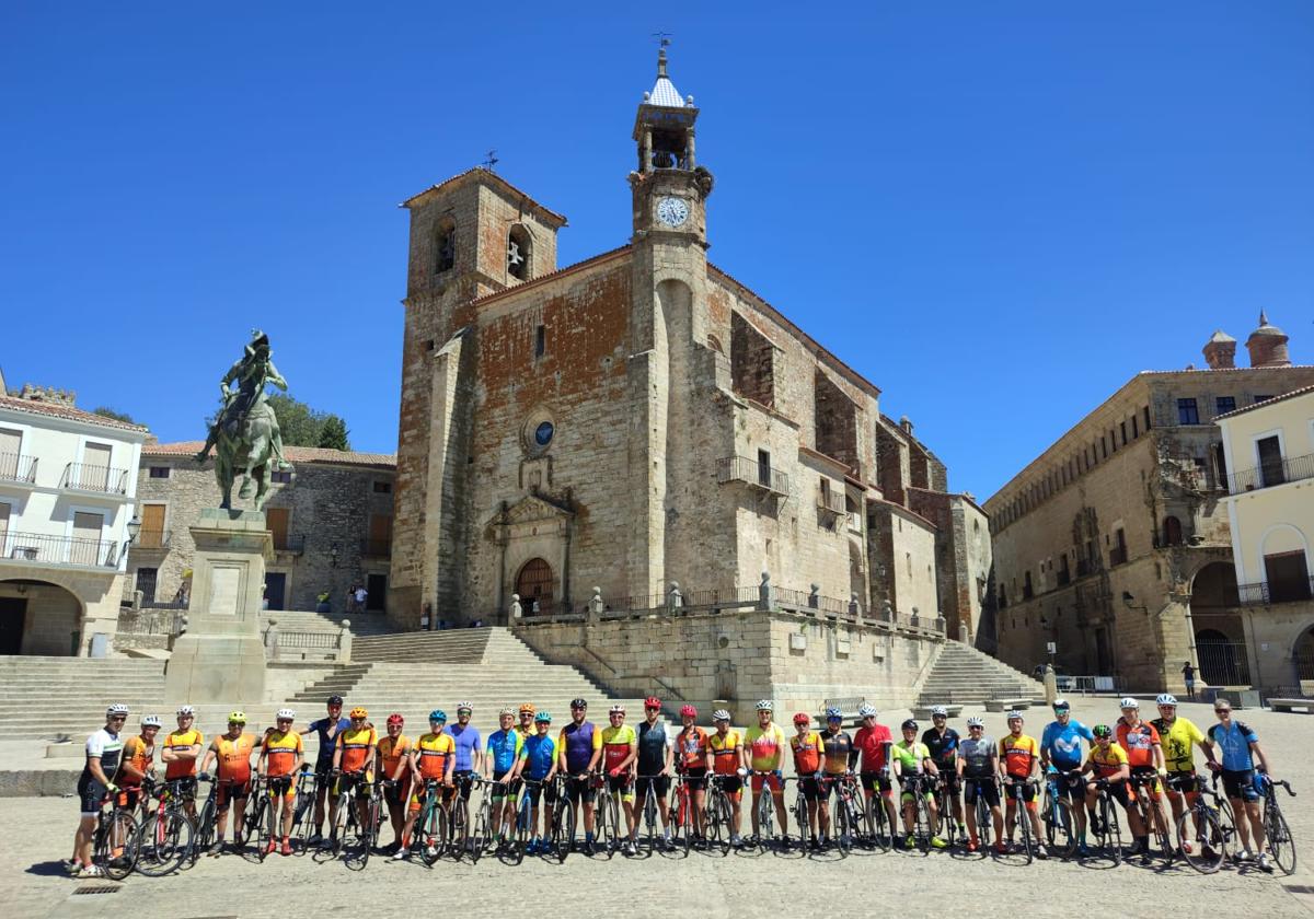 Participantes en la anterior Ruta Extremadura de los Amigos de la Bici