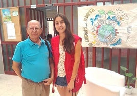 Natalia Martín con el presidente comarcal de Cruz Roja, Joaquín Rodríguez