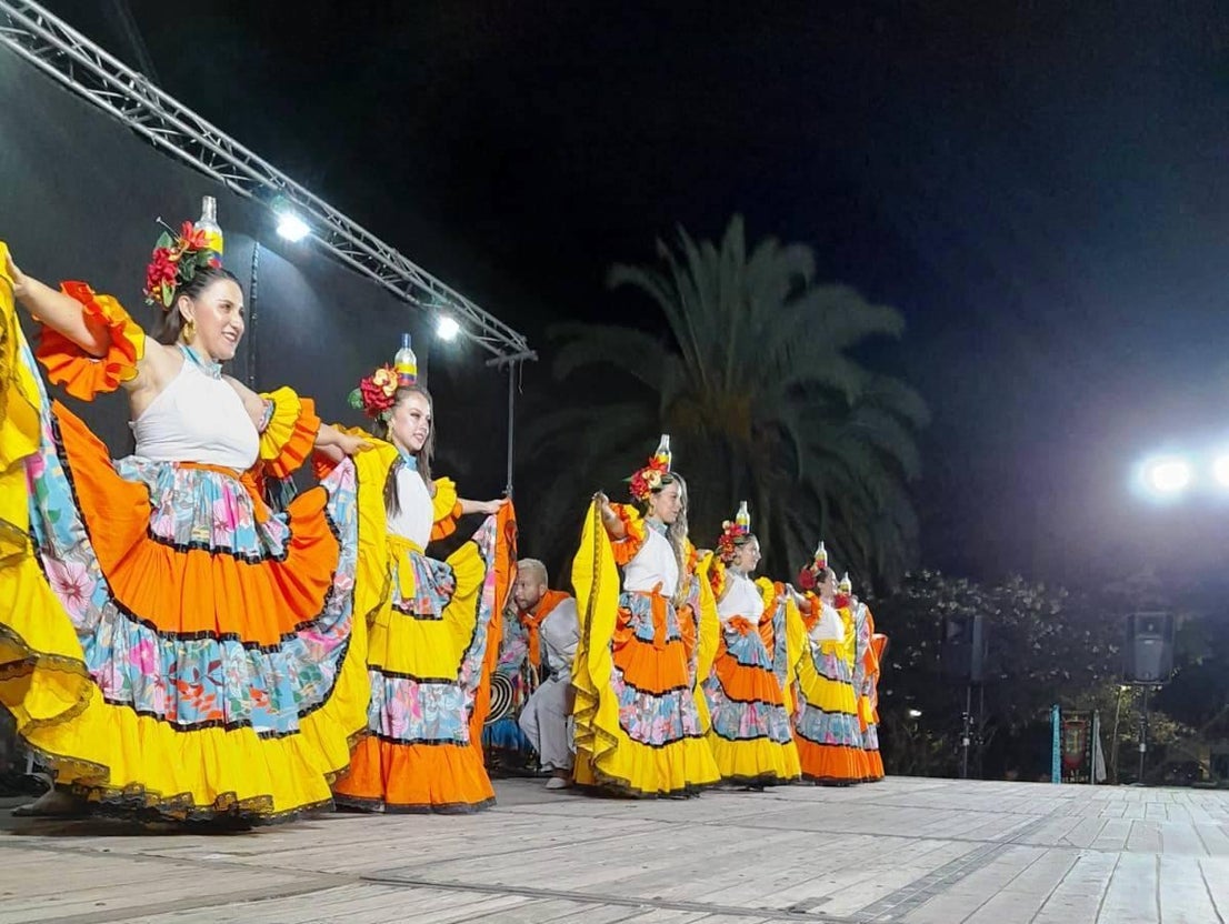 El folklore internacional vuelve al parque municipal