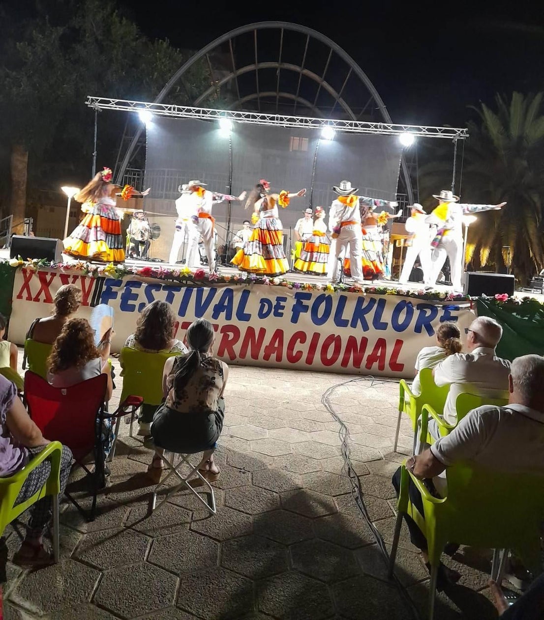 El folklore internacional vuelve al parque municipal