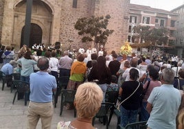 Los primeros actos de las fiestas se realizaron en la plaza de España