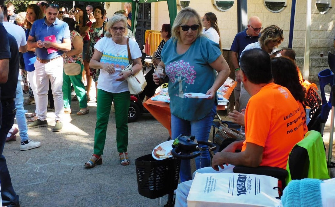Gran acogida del encuentro de cortadores de jamón solidario