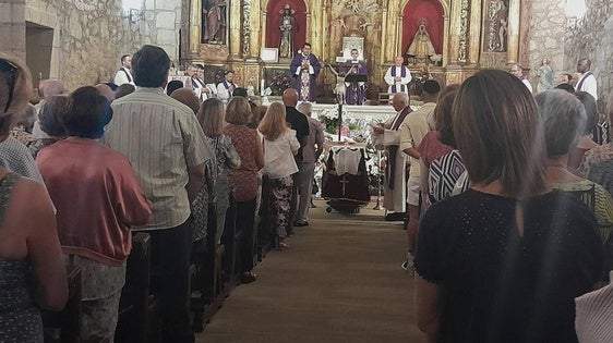 Emotiva despedida a don David, párroco de San Andrés