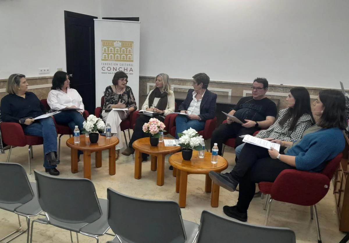 Responsables de distintas bibliotecas participaron en la mesa redonda