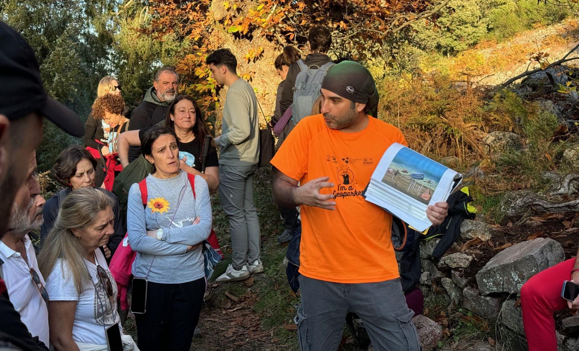 El tren turístico de los Ibores hace parada en Navalmoral