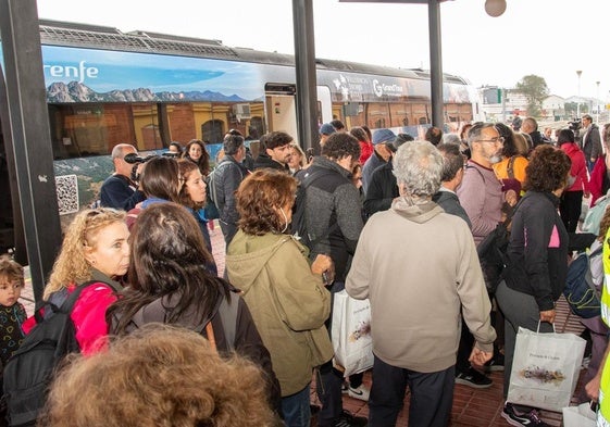 Llegada del tren a la estación de Navalmoral