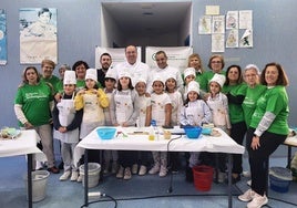 Foto de familia de participantes, organizadoras e invitados