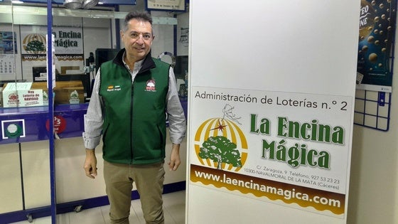 La Encina Mágica vende un cuarto premio, el 77768, y una serie del anterior al Gordo, el 72479
