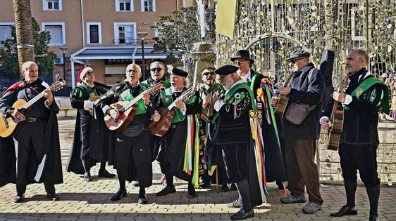 La Cuarentuna anima las vísperas de Navidad