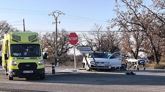 Tres personas heridas tras el choque entre dos vehículos cerca de Talayuela