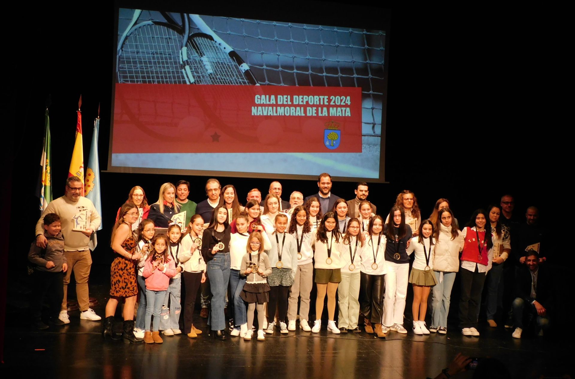 Fotografía de familia de los galardonados