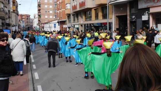 Estudiantes y docentes abren el Carnaval