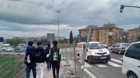 «Adif se ha comprometido a tener finalizado un paso seguro para los alumnos la próxima semana»