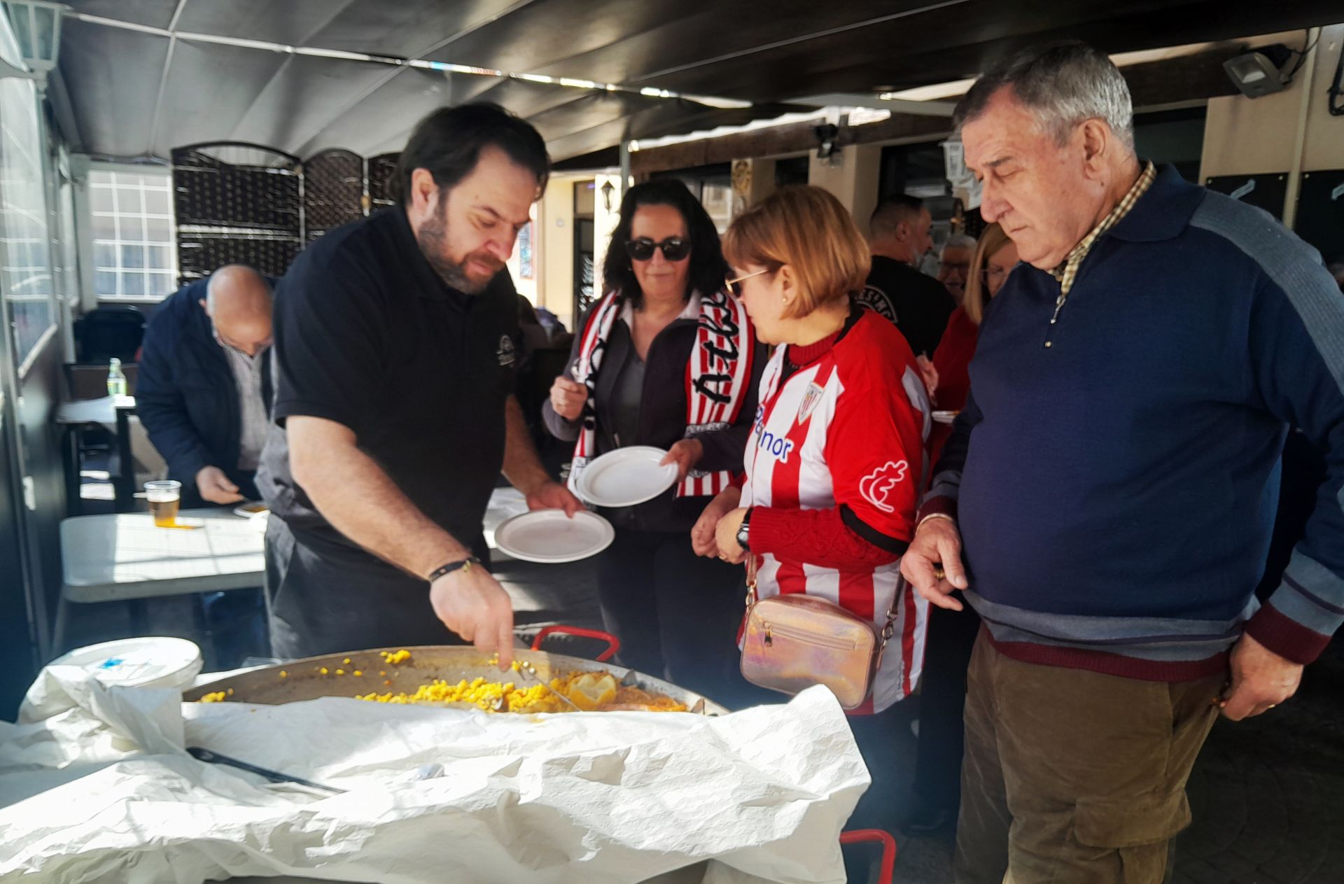 Paella servida en su sede, La Tasca de Amancio