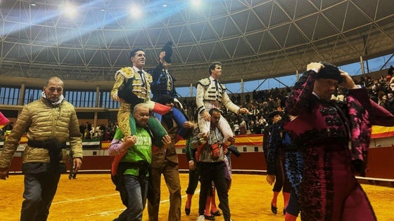 Talavante y 'Zambombito' brillan en una tarde redonda en el multiusos