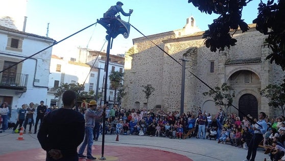 Animado estreno de la Calle Teatronal en su cita de primavera