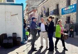 El alcalde el lunes en la jornada sobre reciclaje tras atender a los informadores