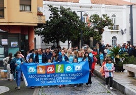 Salida de la marcha urbana desde la plaza de España