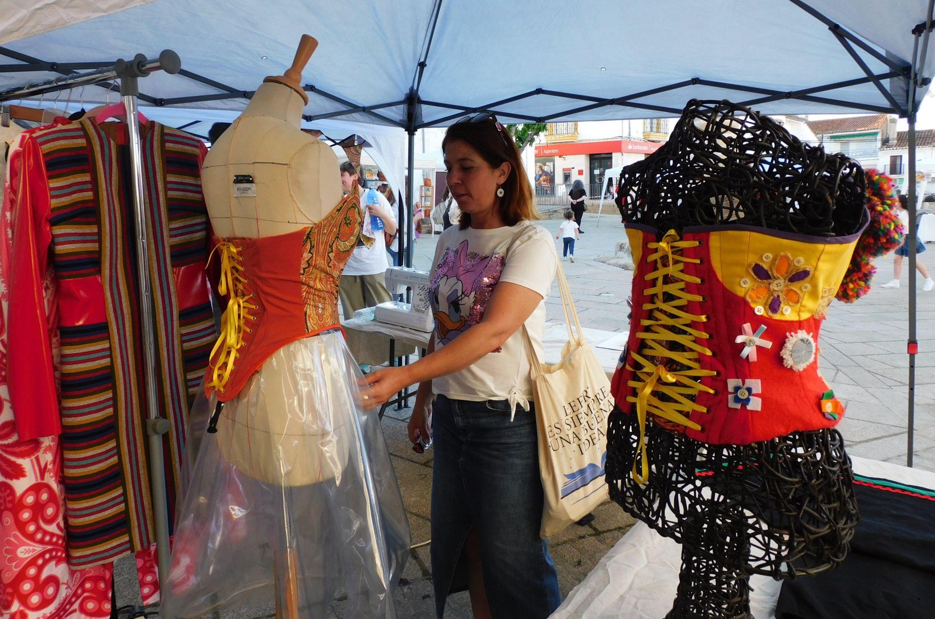 Los oficios artesanos se dan cita en Almaraz