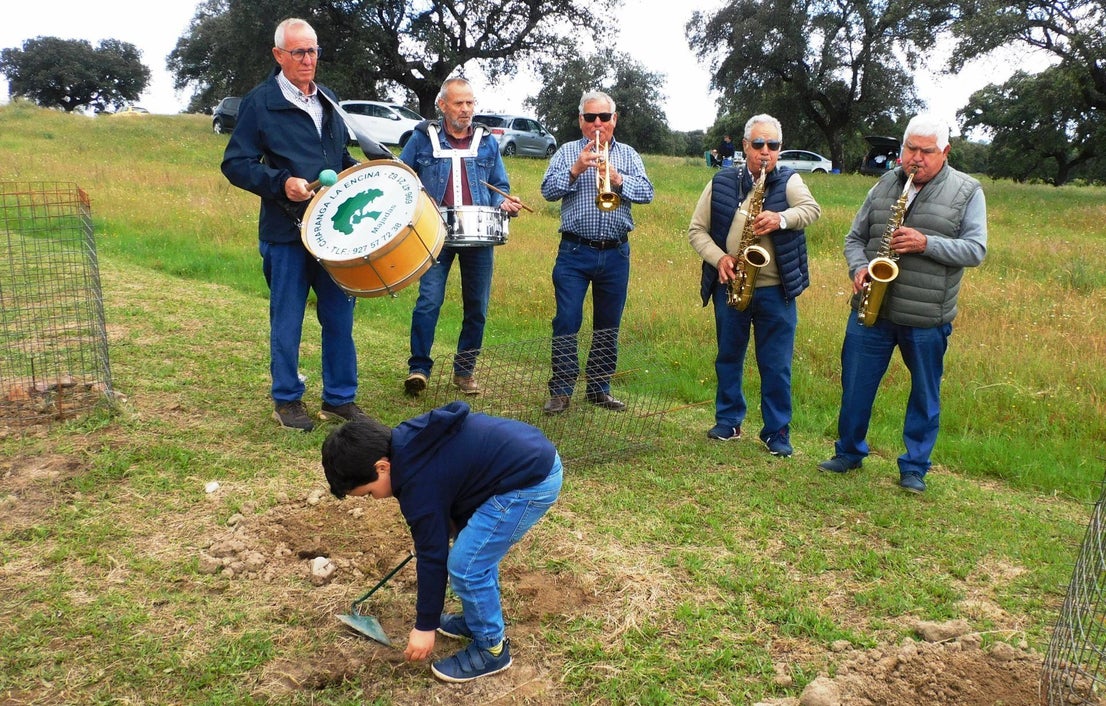 Majadas conmemora los 25 años de la Fiesta de la Encina