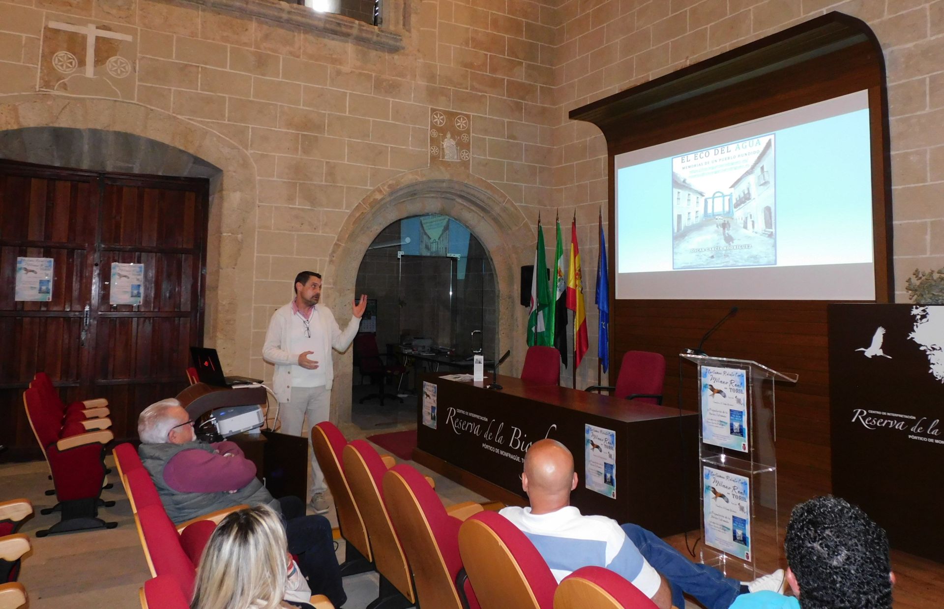Óscar García presentó 'El eco del agua'
